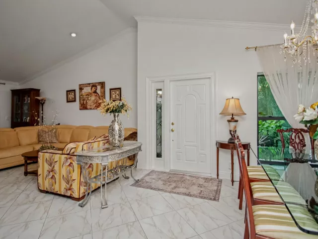 2-bedroom home for rent in Boca Raton - 9708 Erica Court - MondialRealty