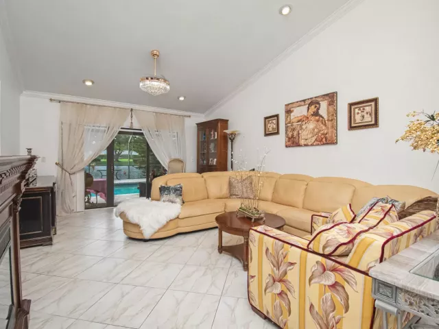 2-bedroom home for rent in Boca Raton - 9708 Erica Court - MondialRealty