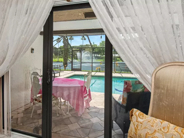 2-bedroom home for rent in Boca Raton - 9708 Erica Court - MondialRealty