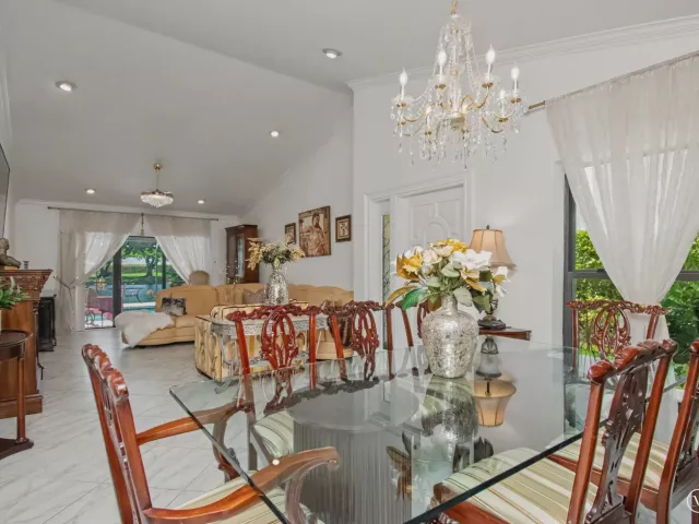 2-bedroom home for rent in Boca Raton - 9708 Erica Court - MondialRealty