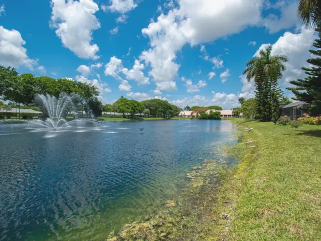2-bedroom home for rent in Boca Raton - 9708 Erica Court - MondialRealty