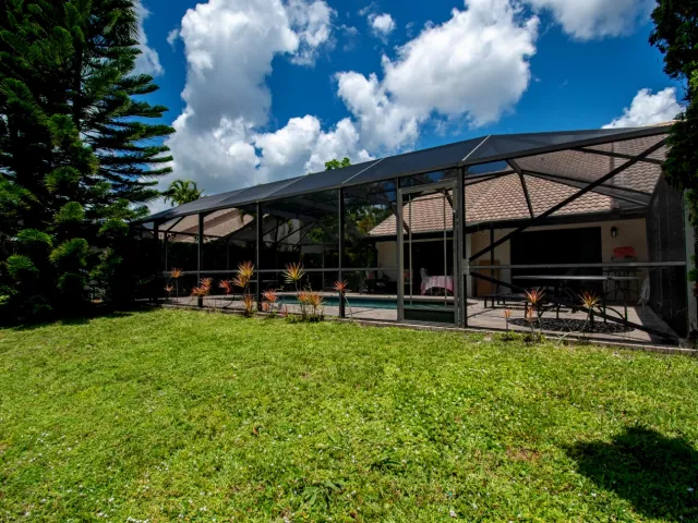 2-bedroom home for rent in Boca Raton - 9708 Erica Court - MondialRealty