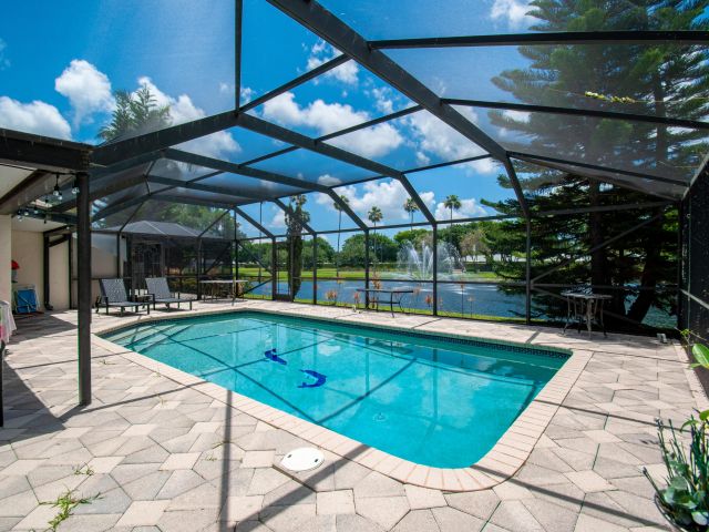 2-bedroom home for rent in Boca Raton - 9708 Erica Court - MondialRealty