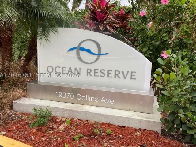 2-bedroom condo for sale in Sunny Isles Beach - 19370 Collins Ave 626 - MondialRealty