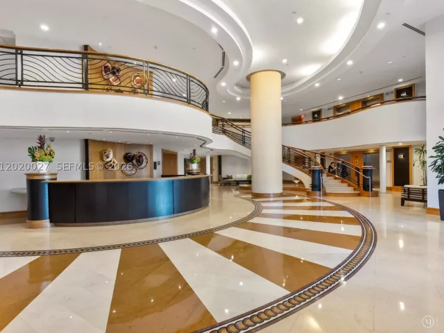 4-bedroom condo for rent in Sunny Isles Beach - 18911 Collins Ave 601 - MondialRealty