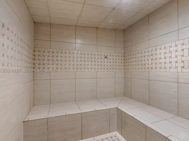 4-bedroom condo for rent in Sunny Isles Beach - 18911 Collins Ave 601 - MondialRealty