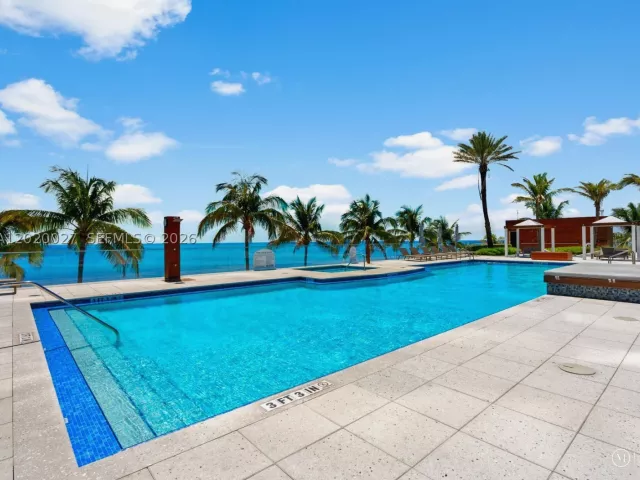 4-bedroom condo for rent in Sunny Isles Beach - 18911 Collins Ave 601 - MondialRealty