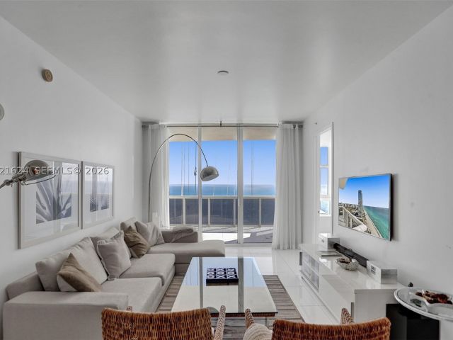 2-bedroom condo for rent in Sunny Isles Beach - 18201 COLLINS AV 4108 - MondialRealty