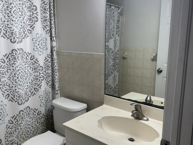 3-bedroom home for rent in West Palm Beach - 12564 N 68th Street - MondialRealty