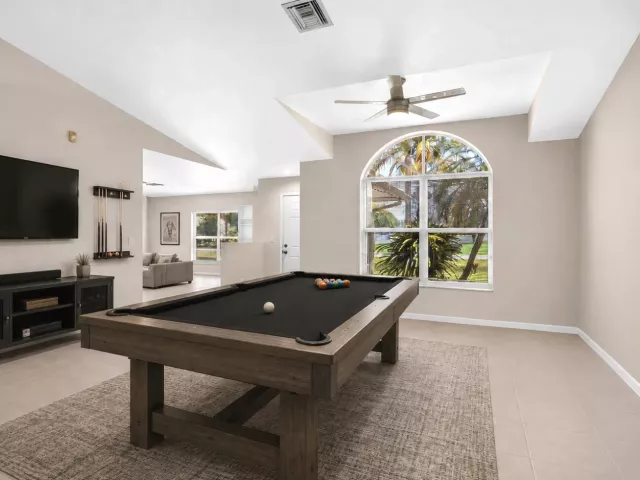 3-bedroom home for rent in West Palm Beach - 12564 N 68th Street - MondialRealty