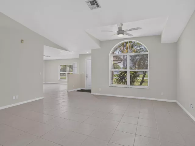 3-bedroom home for rent in West Palm Beach - 12564 N 68th Street - MondialRealty