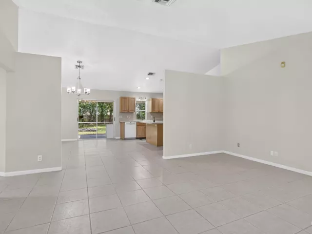 3-bedroom home for rent in West Palm Beach - 12564 N 68th Street - MondialRealty