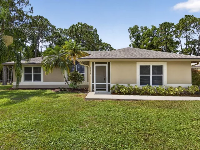 3-bedroom home for rent in West Palm Beach - 12564 N 68th Street - MondialRealty