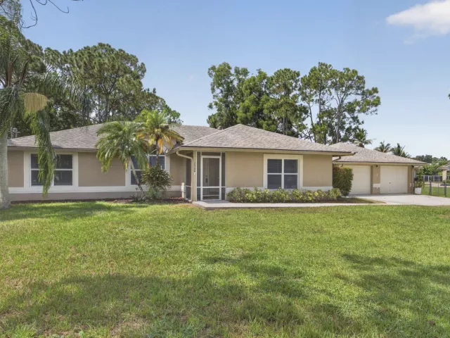 3-bedroom home for rent in West Palm Beach - 12564 N 68th Street - MondialRealty