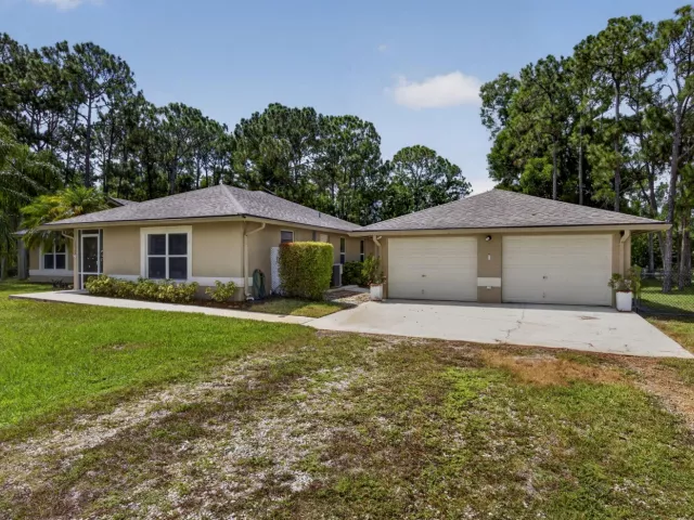 3-bedroom home for rent in West Palm Beach - 12564 N 68th Street - MondialRealty