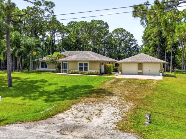 3-bedroom home for rent in West Palm Beach - 12564 N 68th Street - MondialRealty