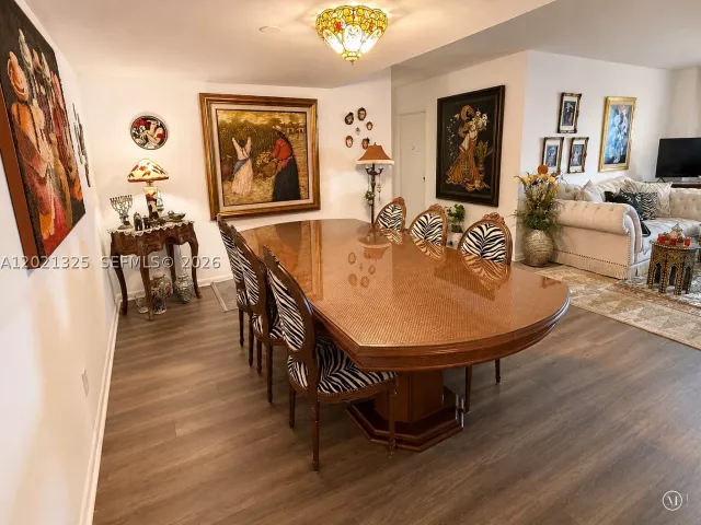 2-bedroom condo for sale in Miami Beach - 5151 Collins Ave 1520 - MondialRealty
