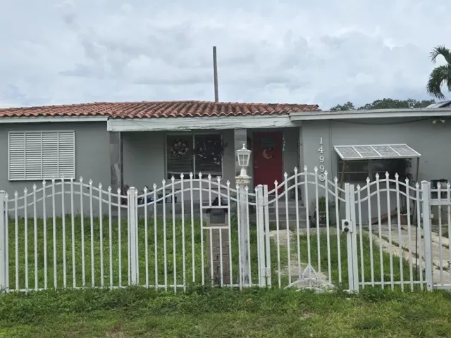 2-bedroom home for sale in Miami - 14990 NW 11th Ct - MondialRealty