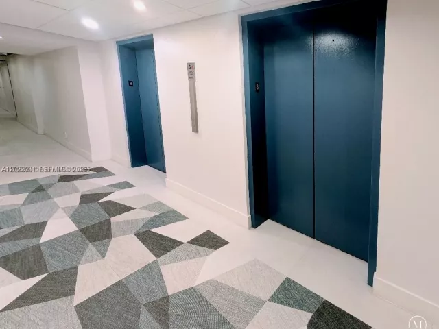 2-bedroom condo for rent in Miami Beach - 2655 Collins Ave 2302 - MondialRealty