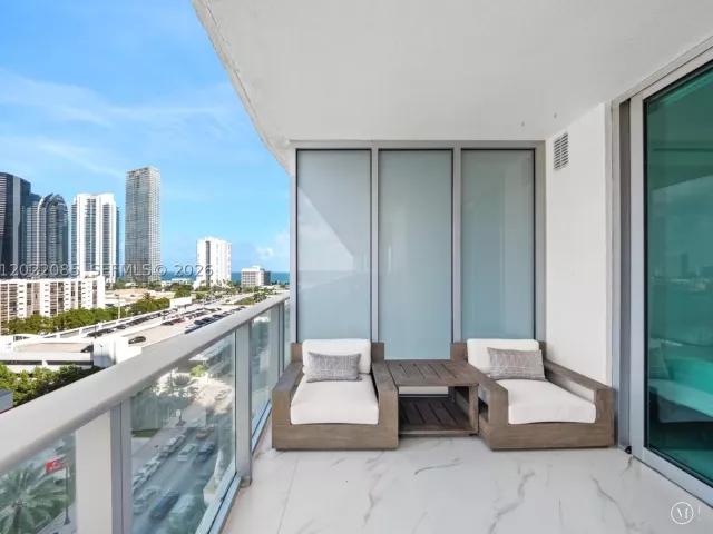3-bedroom condo for sale in Sunny Isles Beach - 330 Sunny Isles Blvd 5-1003 - MondialRealty
