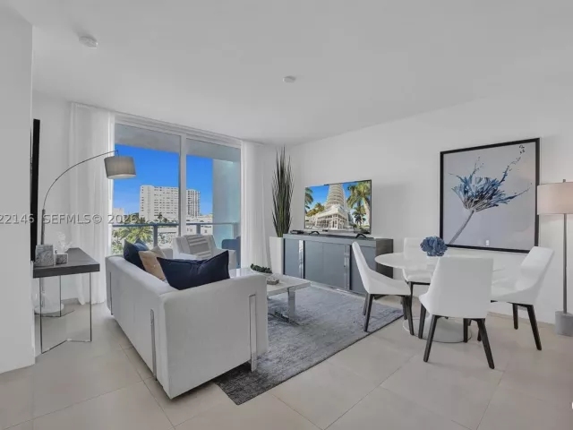 1-bedroom condo for rent in Fort Lauderdale - 401 N Birch Rd 514 - MondialRealty