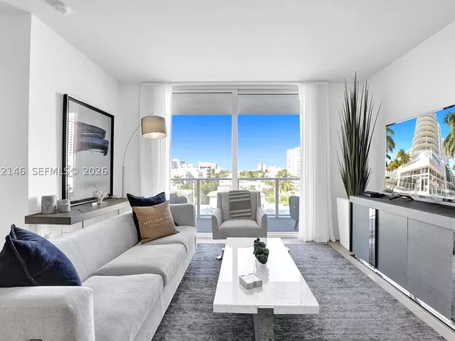 1-bedroom condo for rent in Fort Lauderdale - 401 N Birch Rd 514 - MondialRealty