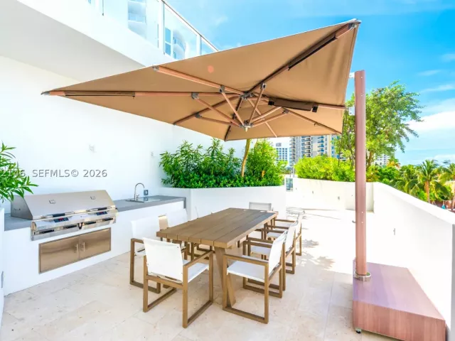 1-bedroom condo for rent in Fort Lauderdale - 401 N Birch Rd 514 - MondialRealty