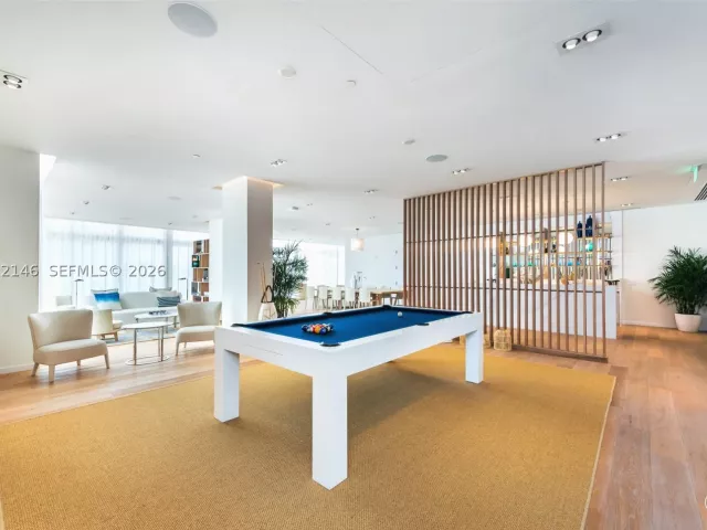 1-bedroom condo for rent in Fort Lauderdale - 401 N Birch Rd 514 - MondialRealty