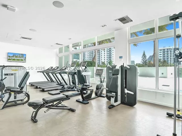 1-bedroom condo for rent in Fort Lauderdale - 401 N Birch Rd 514 - MondialRealty
