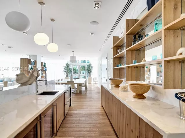 1-bedroom condo for rent in Fort Lauderdale - 401 N Birch Rd 514 - MondialRealty