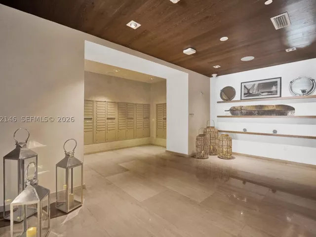 1-bedroom condo for rent in Fort Lauderdale - 401 N Birch Rd 514 - MondialRealty