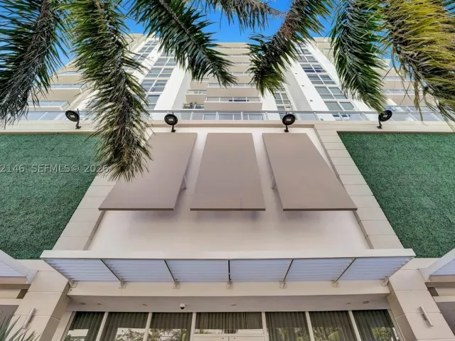 1-bedroom condo for rent in Fort Lauderdale - 401 N Birch Rd 514 - MondialRealty
