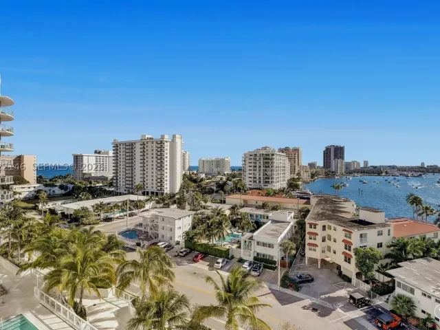 1-bedroom condo for rent in Fort Lauderdale - 401 N Birch Rd 514 - MondialRealty