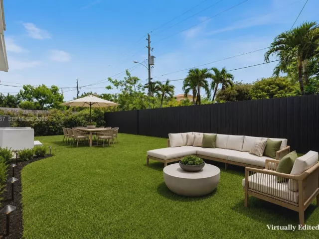 4-bedroom home for sale in Miami Beach - 1405 Lenox Ave - MondialRealty