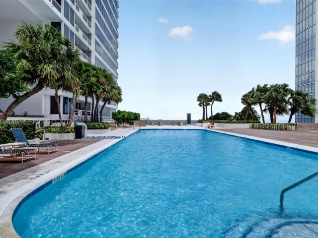 1-bedroom condo for sale in Miami - 1717 N Bayshore Dr A-1437 - MondialRealty