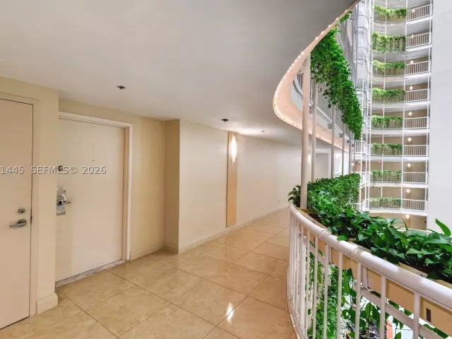 1-bedroom condo for sale in Miami - 1717 N Bayshore Dr A-1437 - MondialRealty