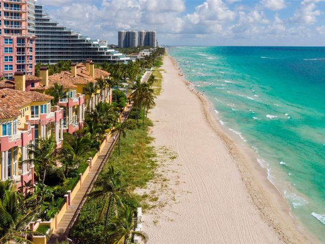 3-bedroom condo for rent in Fort Lauderdale - 2100 N Ocean Blvd 19B - MondialRealty