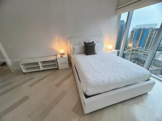 3-bedroom condo for rent in Miami - 1300 E Brickell Bay Dr 3701 - MondialRealty