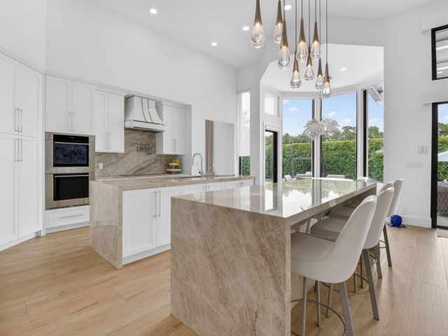 5-bedroom home for sale in Boca Raton - 3954 NW 52nd Street - MondialRealty