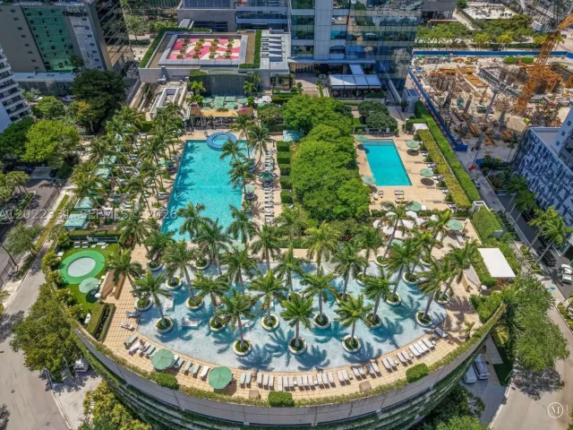 1-bedroom condo for rent in Miami - 1435 Brickell Ave 3210 - MondialRealty