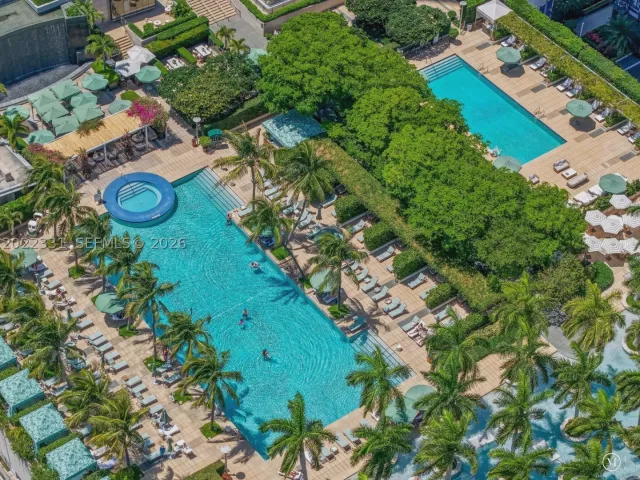 1-bedroom condo for rent in Miami - 1435 Brickell Ave 3210 - MondialRealty