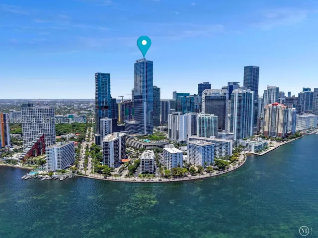 1-bedroom condo for rent in Miami - 1435 Brickell Ave 3210 - MondialRealty