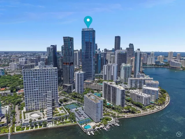 1-bedroom condo for rent in Miami - 1435 Brickell Ave 3210 - MondialRealty