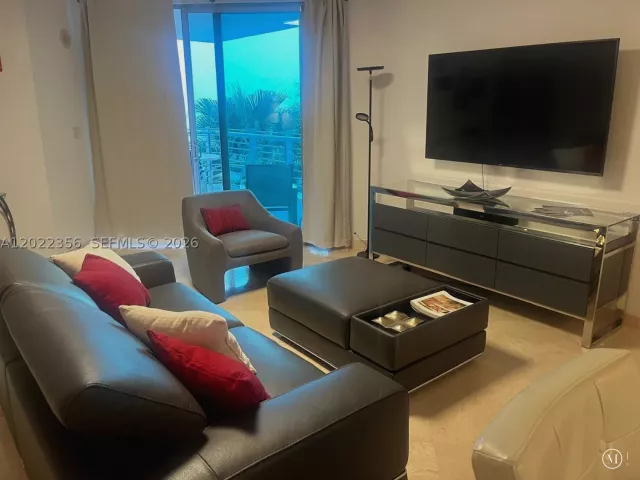 2-bedroom condo for rent in Miami Beach - 110 Washington Ave 1614 - MondialRealty