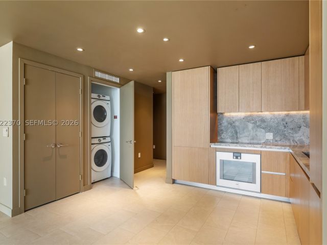 1-bedroom condo for sale in Miami Beach - 500 Alton Rd 802 - MondialRealty