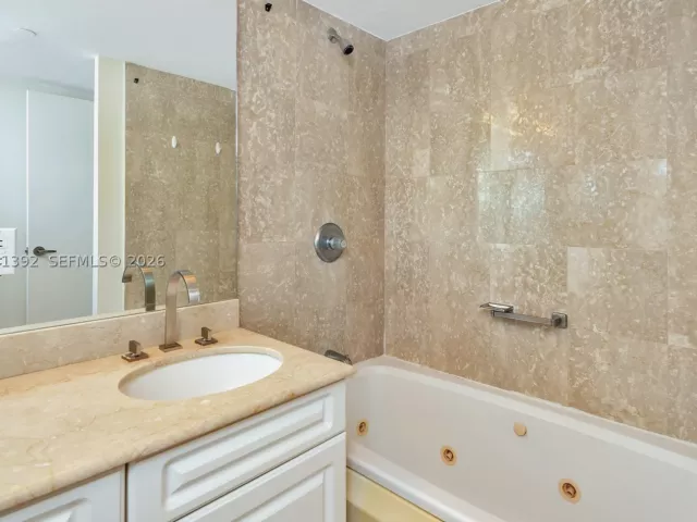 3-bedroom condo for sale in Miami Beach - 5900 Collins Ave 408 - MondialRealty