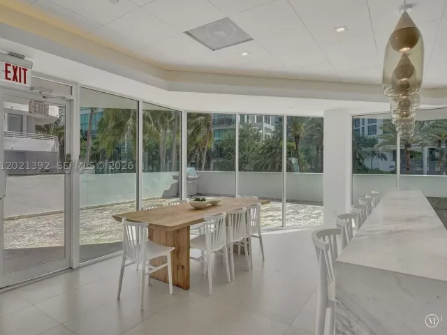3-bedroom condo for sale in Miami Beach - 5900 Collins Ave 408 - MondialRealty