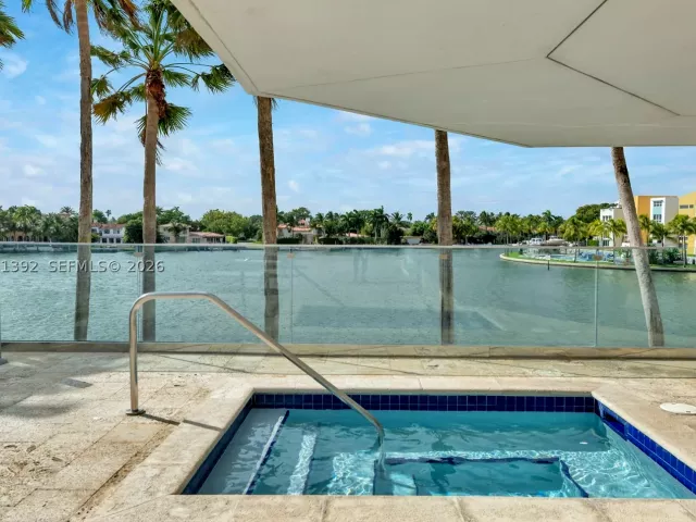 3-bedroom condo for sale in Miami Beach - 5900 Collins Ave 408 - MondialRealty