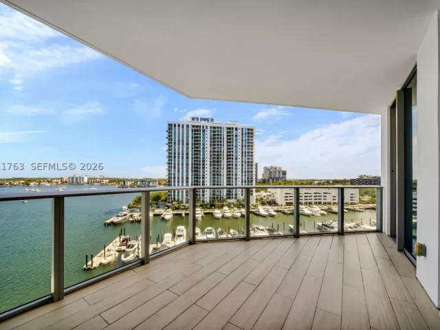 2-bedroom condo for sale in North Miami Beach - 17301 Biscayne Blvd 907 - MondialRealty