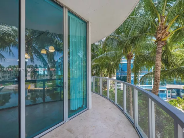 3-bedroom condo for sale in Aventura - 3029 NE 188th St 301 - MondialRealty